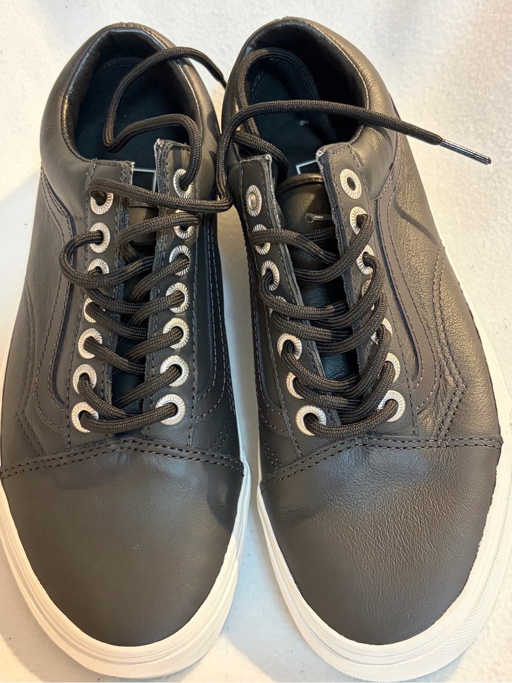 Vans Men's Black Old Skool Sneakers. Men’s Black Size 8.5